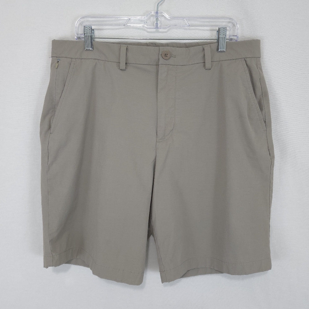 Vineyard Vines Men's Performance OTG On The Go 9" Short in Khaki